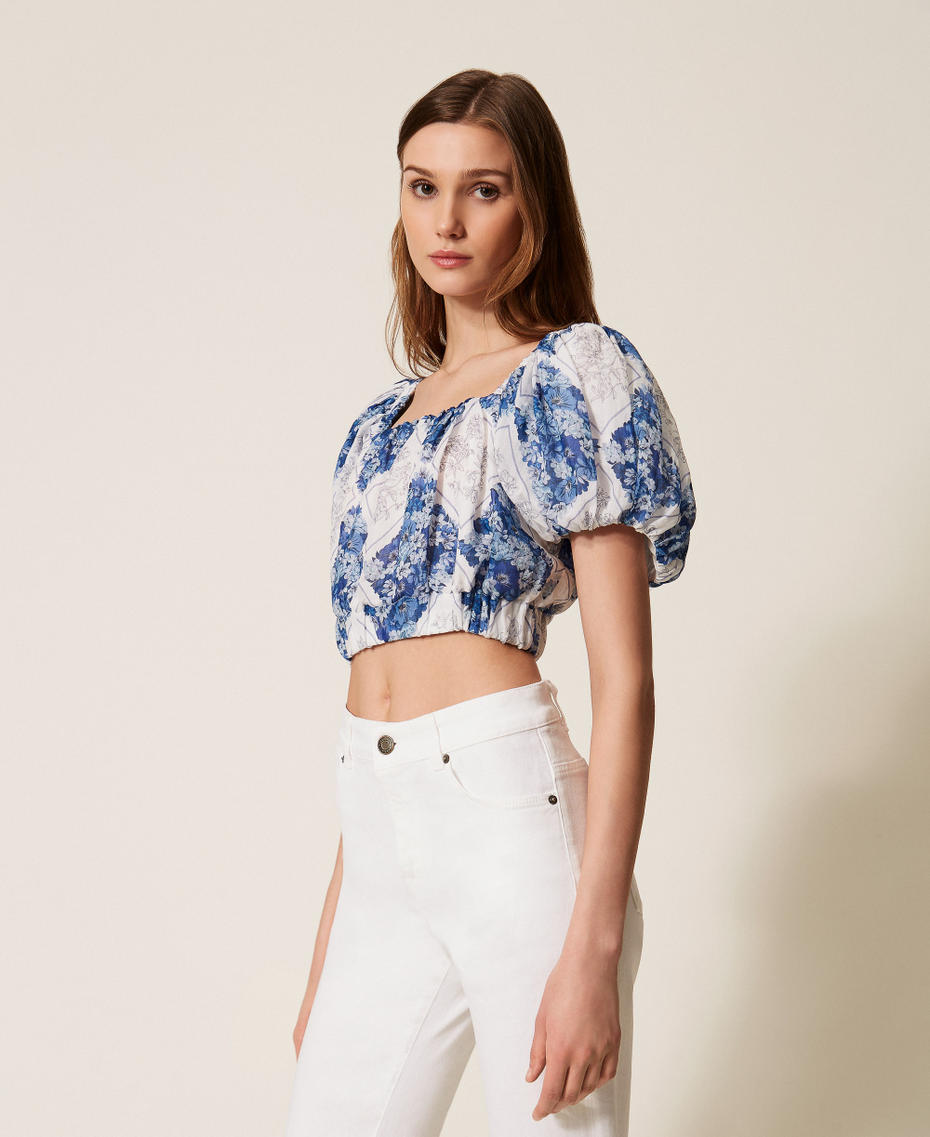 Cropped-Bluse aus Ramie mit floralem Print Floraler Rauten-Print/Topas-Hellblau Frau 261TP213D_13405_02
