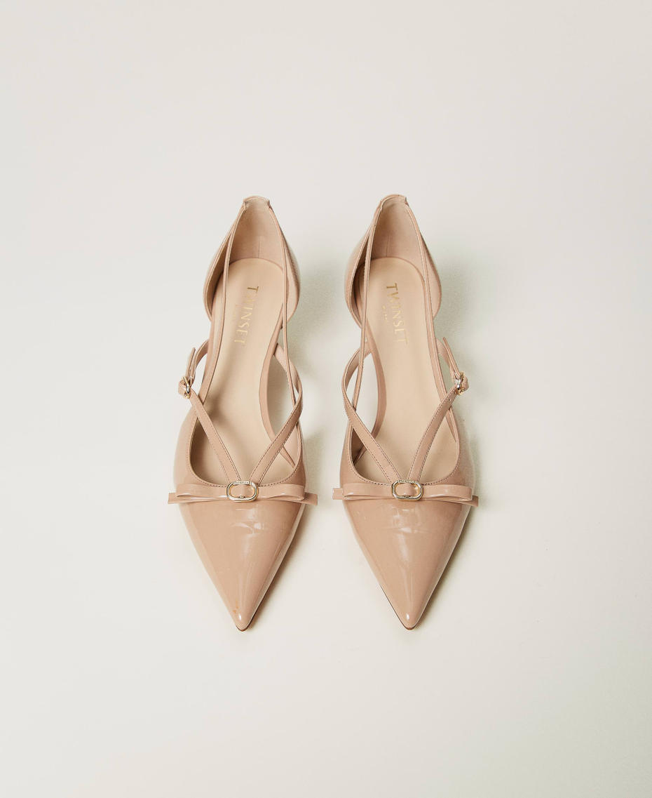 Décolleté in vernice con fiocco Camel Donna 251TCP076_00044_04