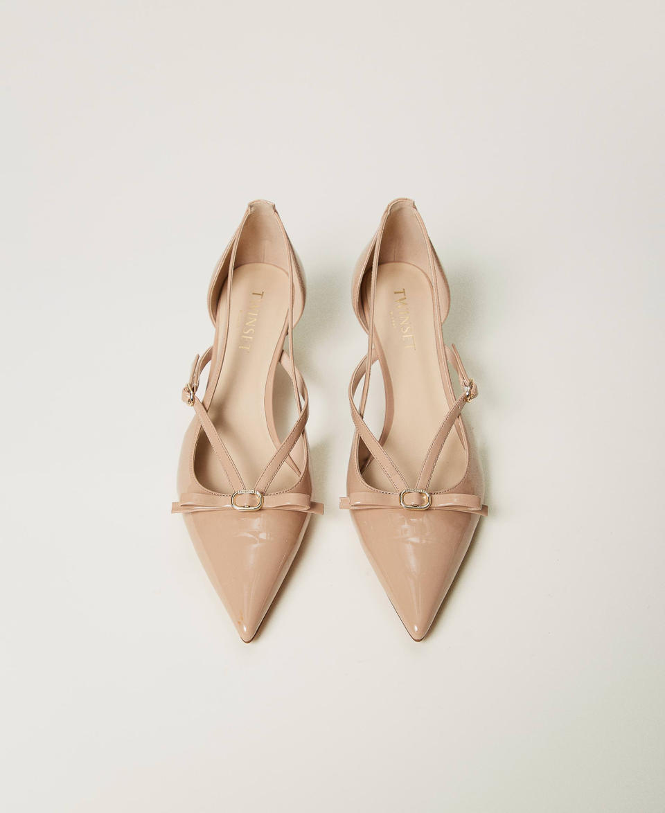 Décolleté in vernice con fiocco Camel Donna 251TCP076_00044_04