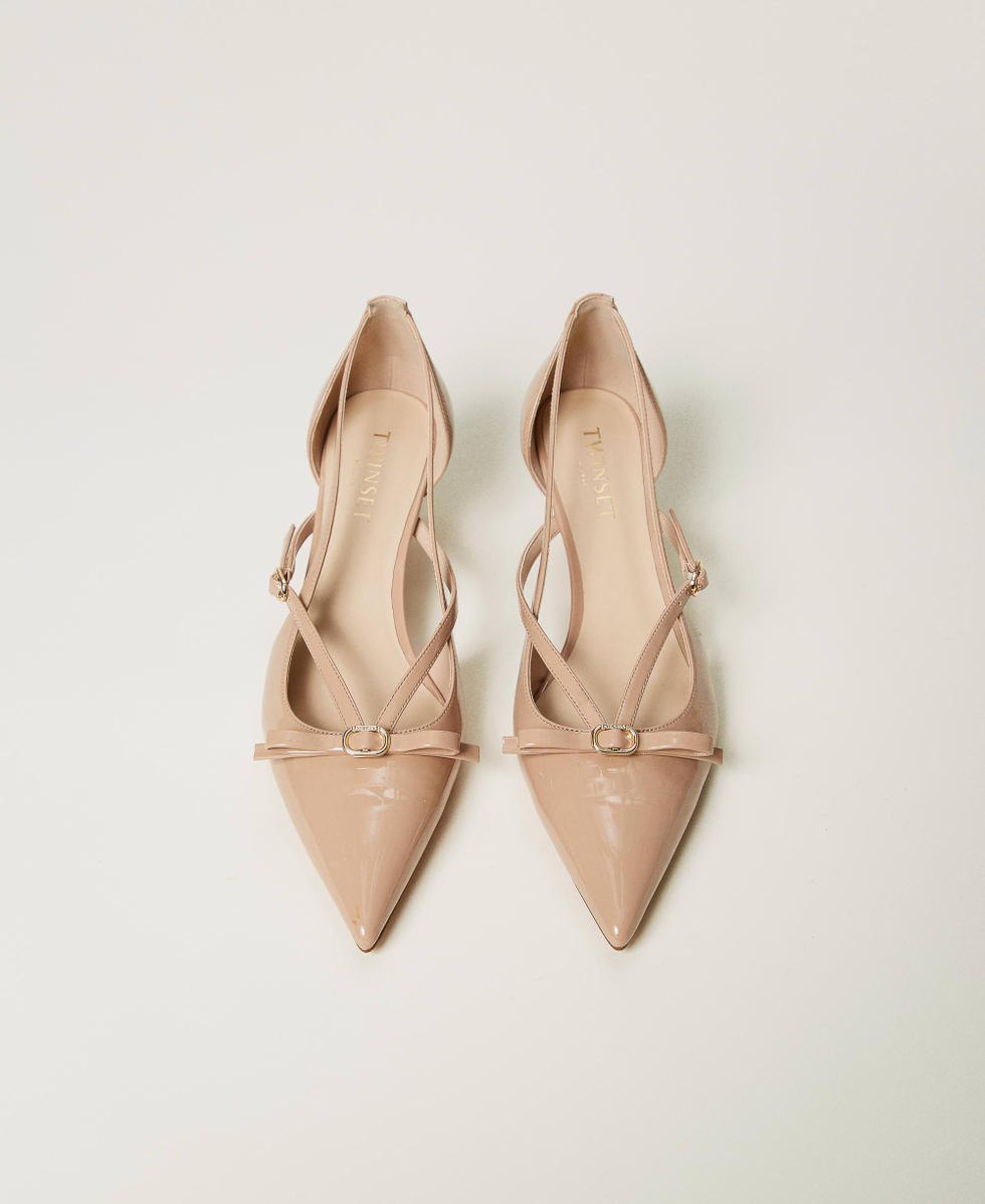Décolleté in vernice con fiocco Camel Donna 251TCP076_00044_04