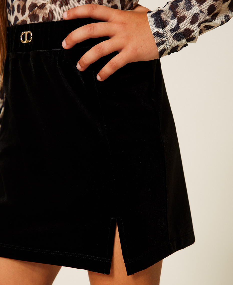 Chenille miniskirt with Oval T Black Girl 252GJ2032_00006_04