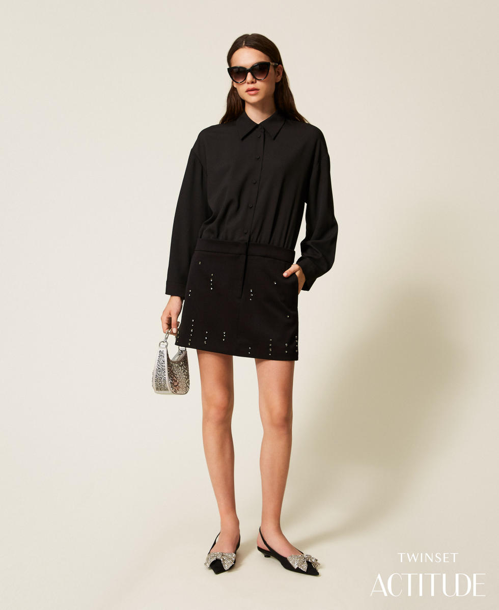 Robe courte avec broderie réalisée à la main Noir Femme 252AT2012_00006_PA