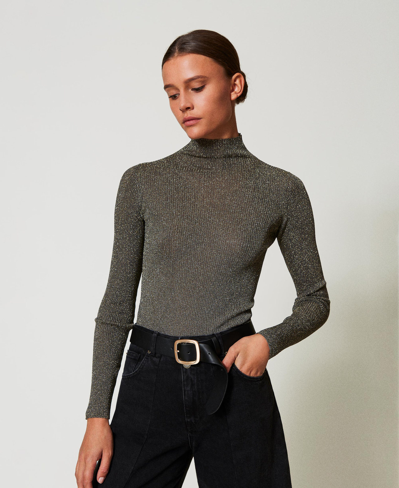 Ceinture avec boucle carr&eacute;e