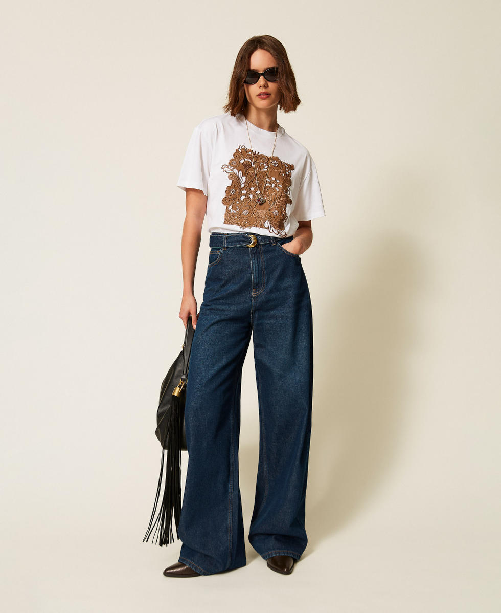 Regular t-shirt with patch embroidery "Lucent White"/"Oak" Beige Embroidery Woman 262TP2760_13936_01