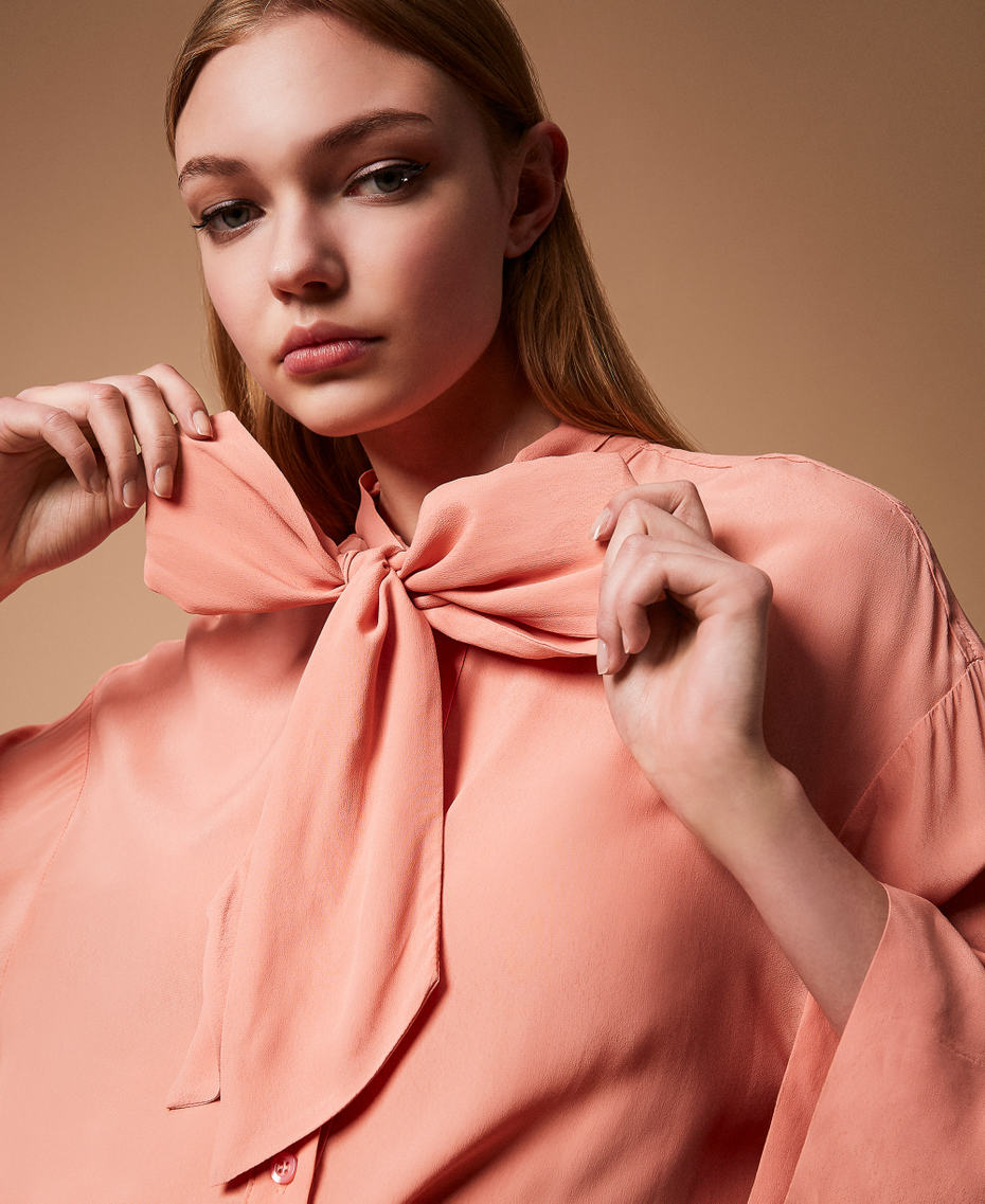 Crêpe de Chine shirt Dusty Pink Woman 252TF2083_00916_PC