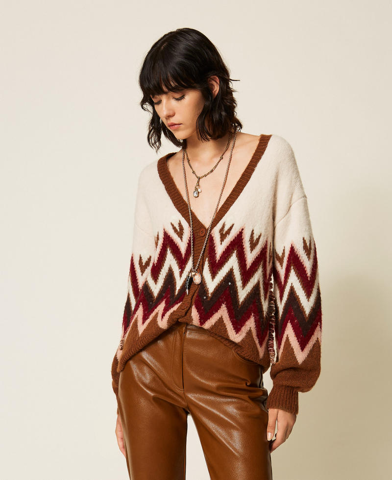 Jacquard-Cardigan mit Pailletten Jacquard Toffee / "Rhabarberrot" Frau 262AT3030_14118_01