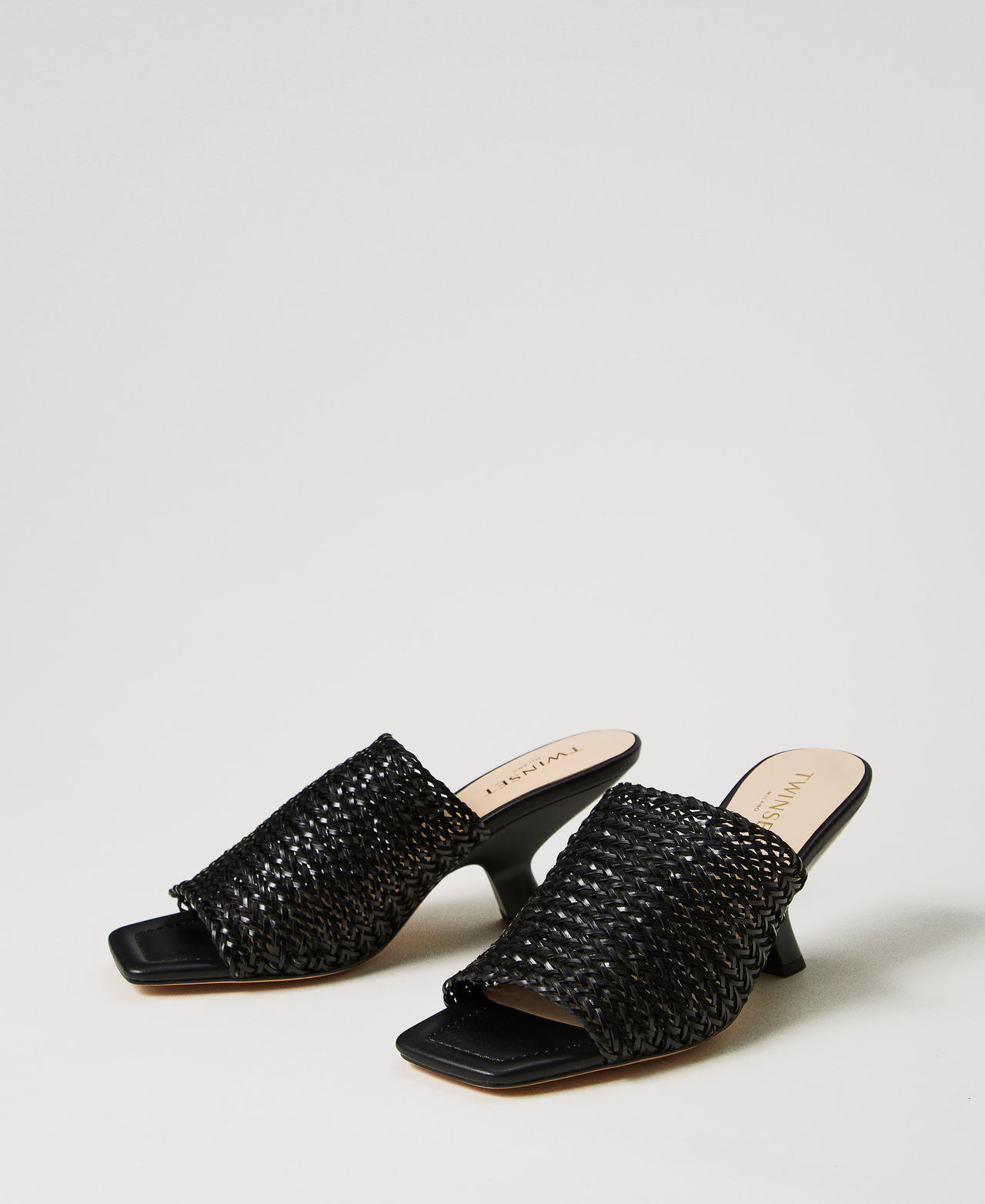 Mule sandals with a woven upper Black Woman 251TGT054_00006_02