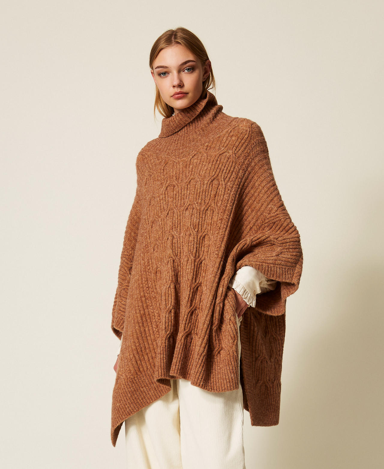 Cape en maille côtelée tressée Camel Chiné Femme 252LL3HBB_12813_02