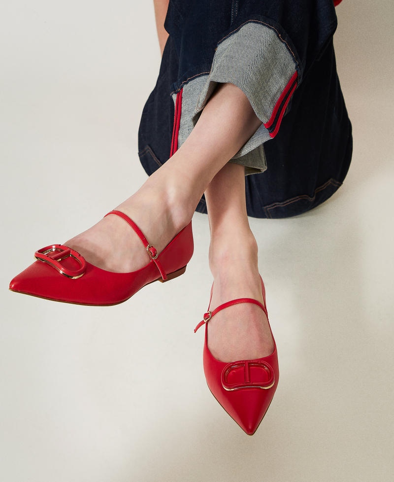 Ballerine in pelle con Oval T