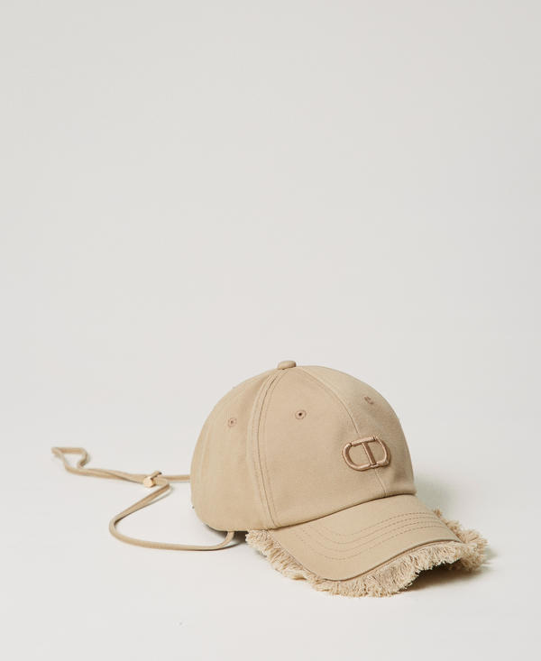 Baseball cap with Oval T embroidery