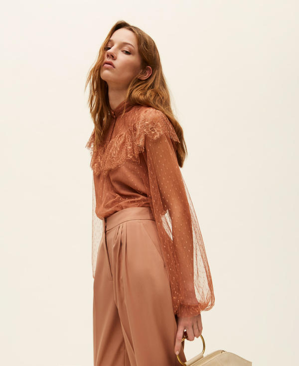 Blusa in tulle plumetis e pizzo