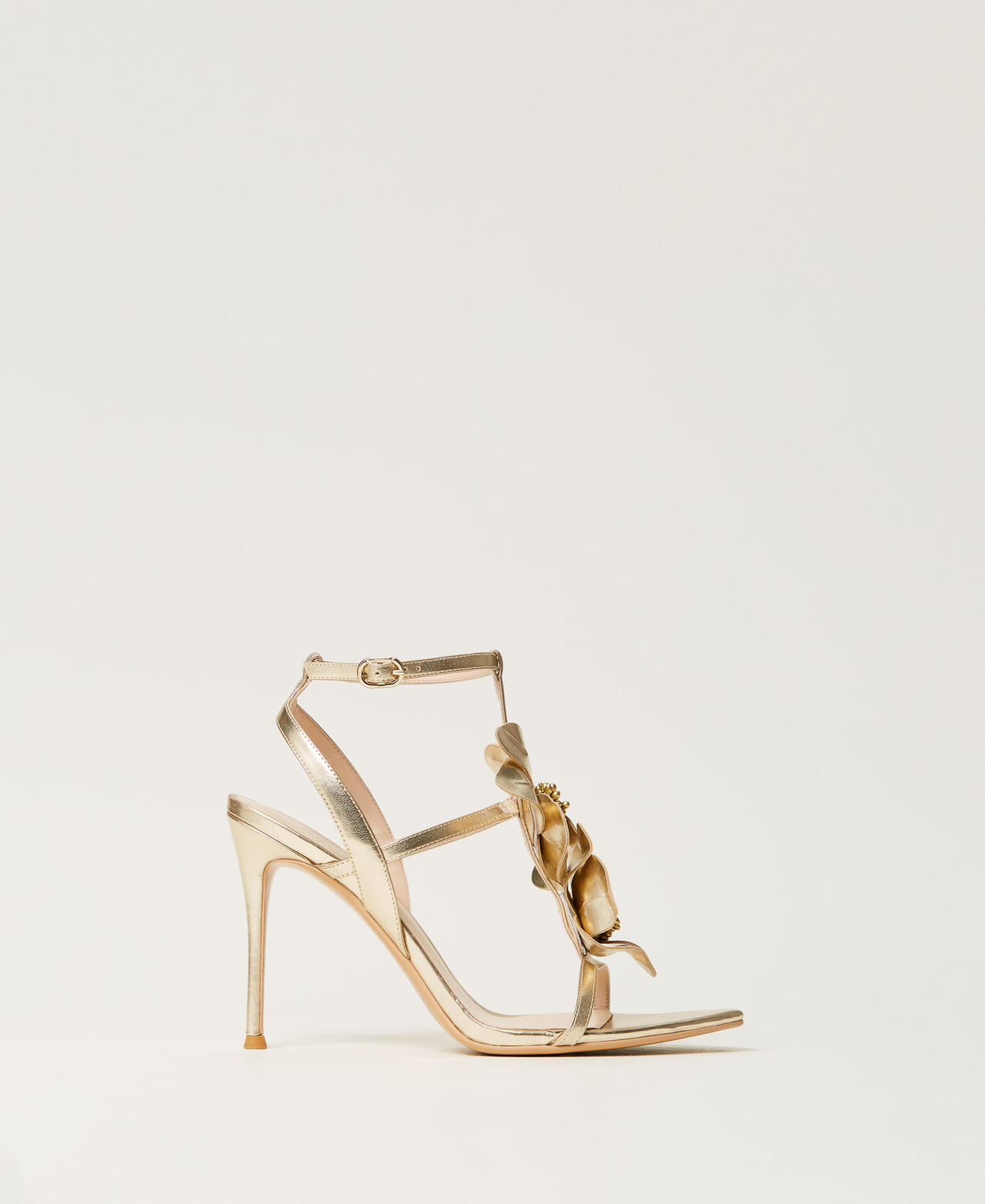 High-heeled sandals with flowers Woman, Gold | TWINSET Milano