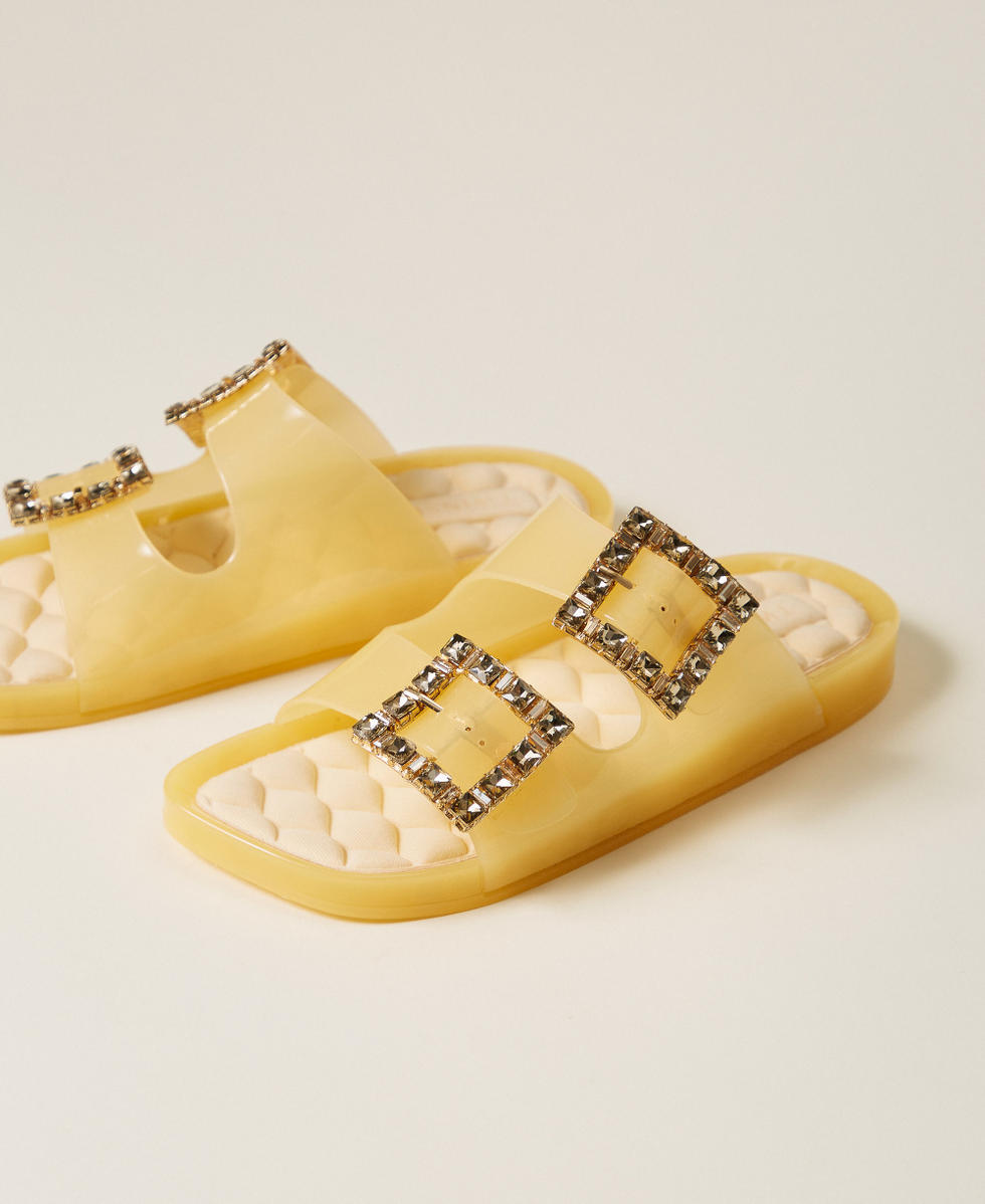 Slide-Sandale mit Schmuckschnallen "Corn Cream"-Gelb Frau 261LMT012_13415_02