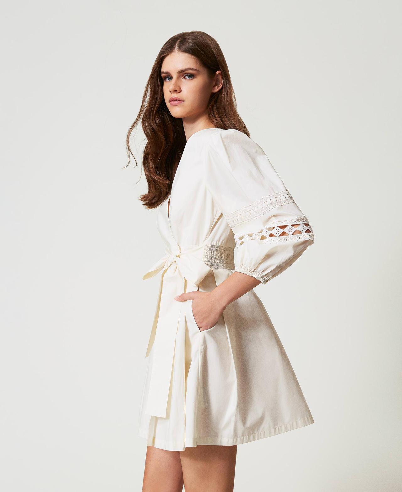 Short poplin dress with crochet detail Mother Of Pearl Woman 251LB2KEE_00059_02