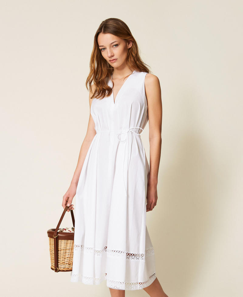 Langes Kleid aus Popeline mit Stickerei Wei&szlig; Frau 261TT2250_00001_01