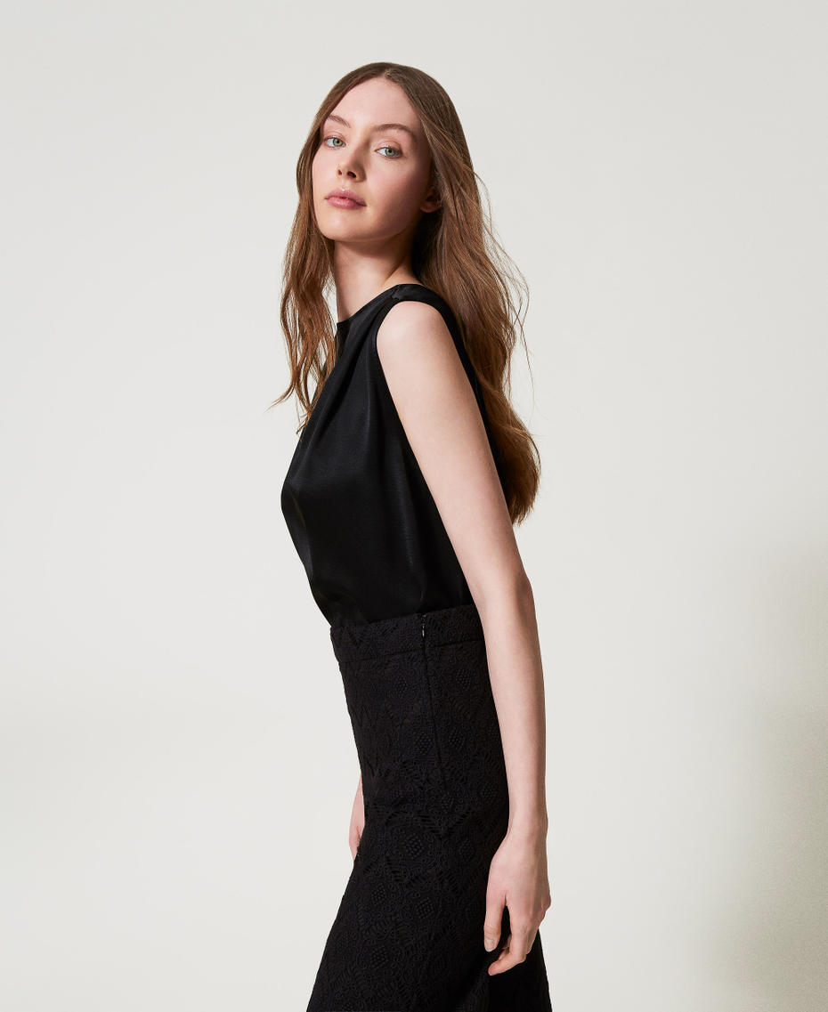Top in raso lucido con pieghe Nero Donna 251TP2652_00006_06