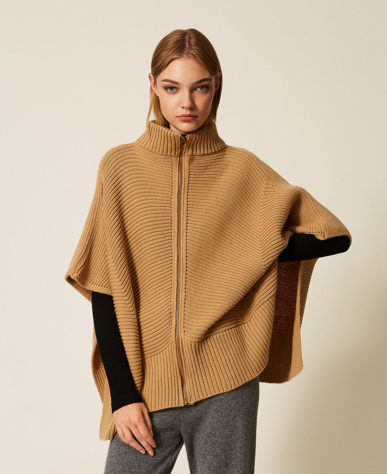 Poncho en maille avec fermeture éclair Chameau Femme 252LI4BAA_00044_01