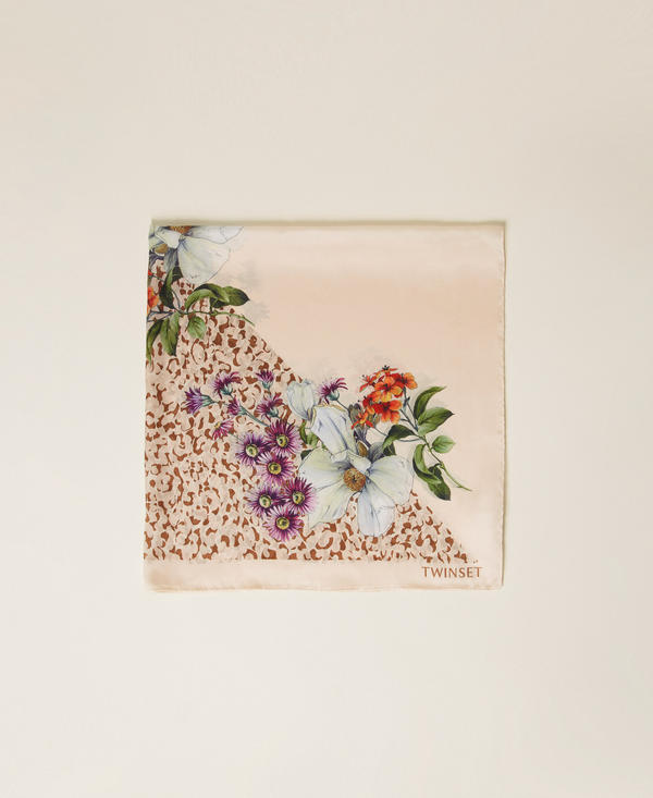 Foulard with floral print