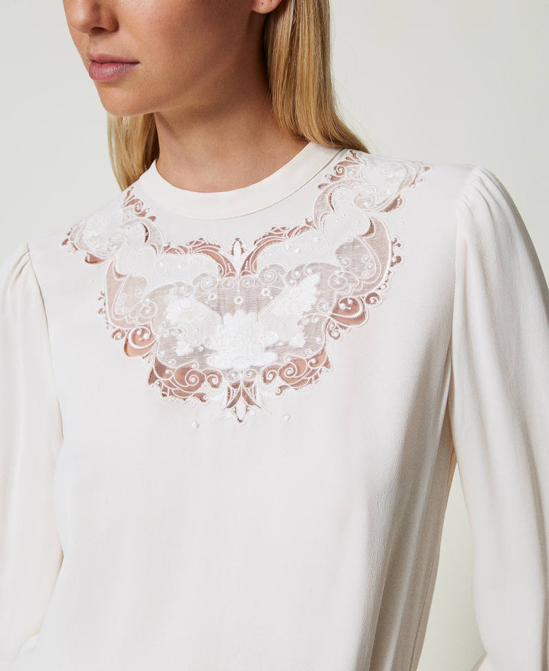 Cr&ecirc;pe blouse with floral embroidery White Cream Woman 242TT2192_11952_04