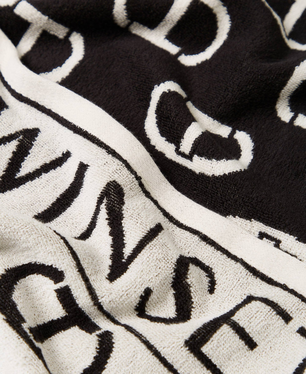 Beach towel with Oval T logo Two-tone Mother-of-pearl / Black Woman 251LB4BCC_03261_02