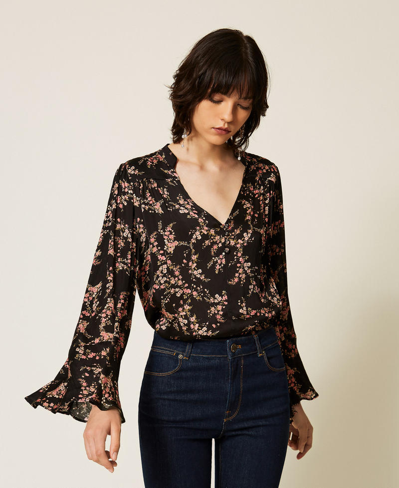 Floral cr&eacute;ponne blouse Little Flowers Black/Rose Print Woman 262TP2441_13700_01