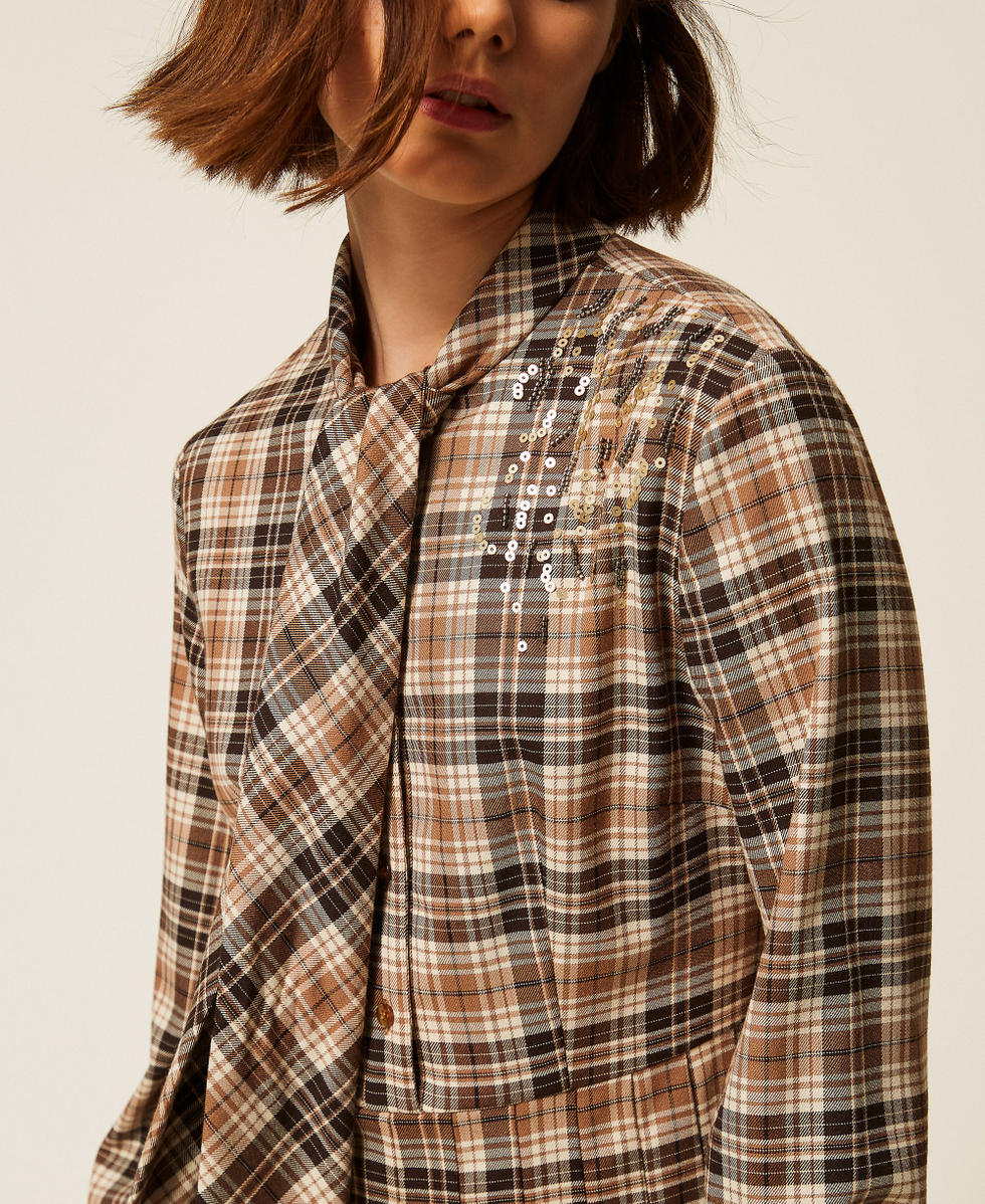 Robe courte en flanelle tartan avec broderie