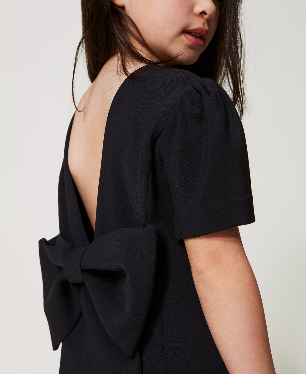 Kurzes Kleid aus Krepp mit Schleife Schwarz M&auml;dchen 251GJ2QN9_00006_04