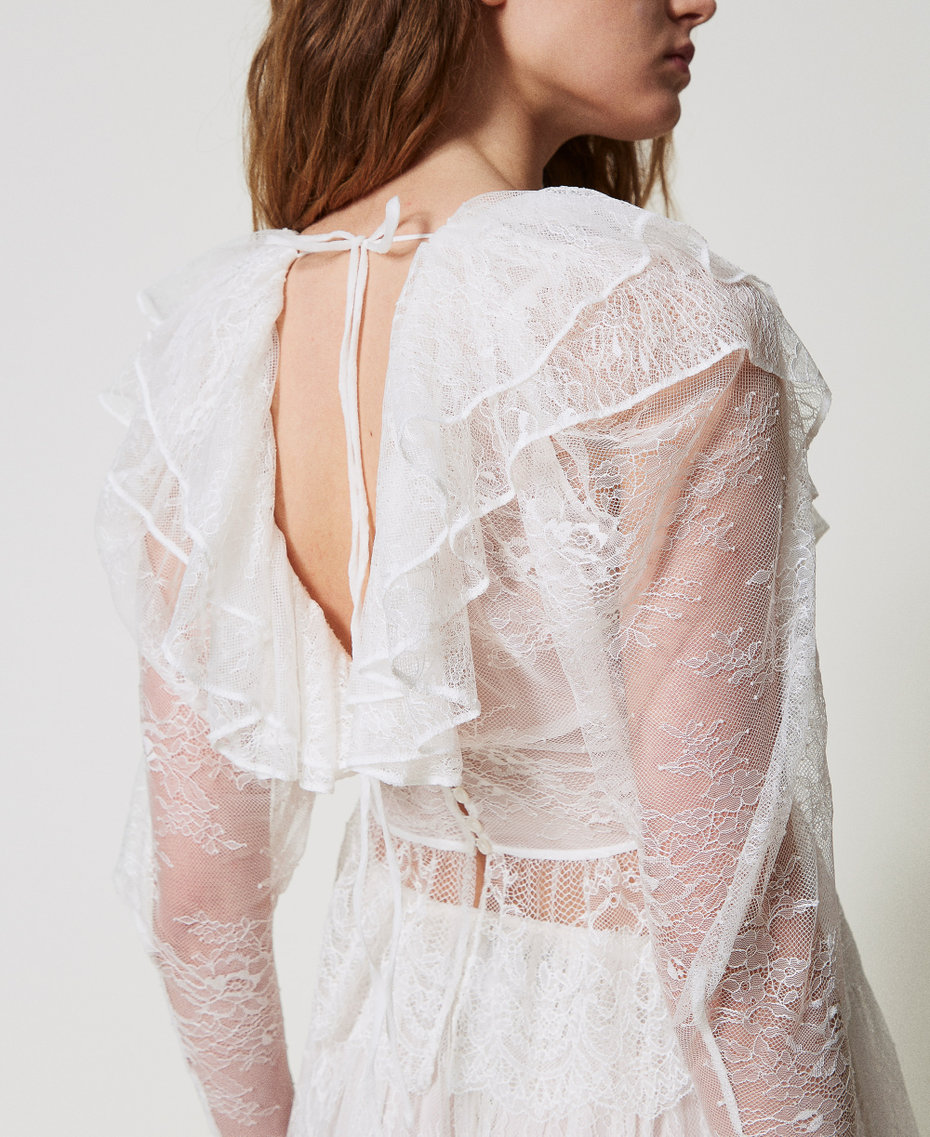 Bluse „Lilie“ aus Spitze mit Volants Weiß Schnee Frau 251TS2090_00282_04