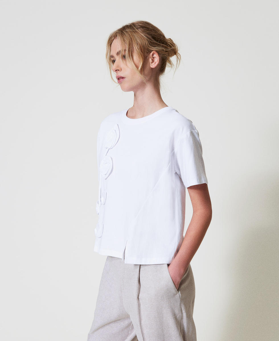 T-shirt with hand embroidery "Papers" White Woman 251AP2460_00840_01