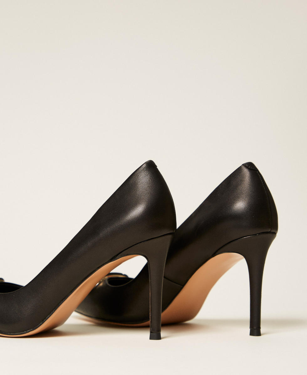 D&eacute;collet&eacute; in pelle con Oval T Nero Donna 252TCP032_00006_03