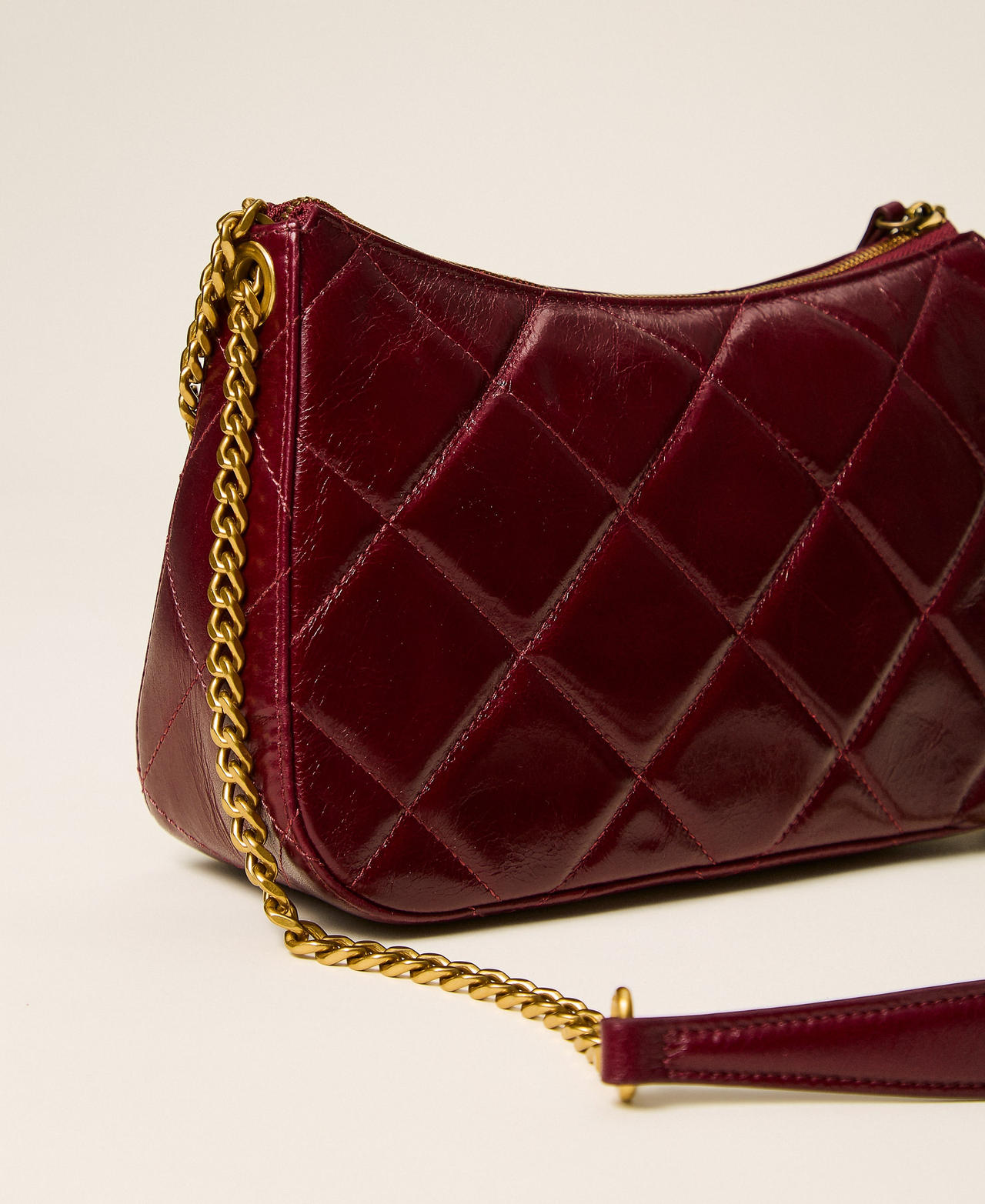 Medium Liliane quilted leather bag Bordeaux Woman 262TD8151_00020_03