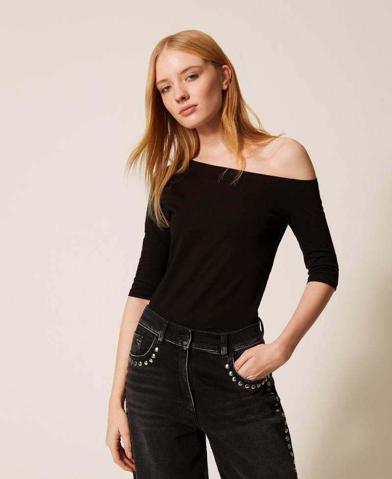 T-shirt with asymmetric collar Black Woman 261AP2167_00006_01
