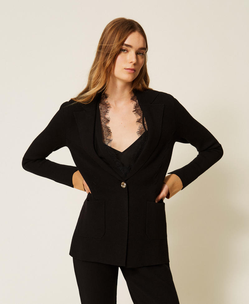 Strickjacke mit Kontrastdetail Zweifarbig Schwarz / "Iced Coffee"-Braun Frau 262AP3252_13758_01
