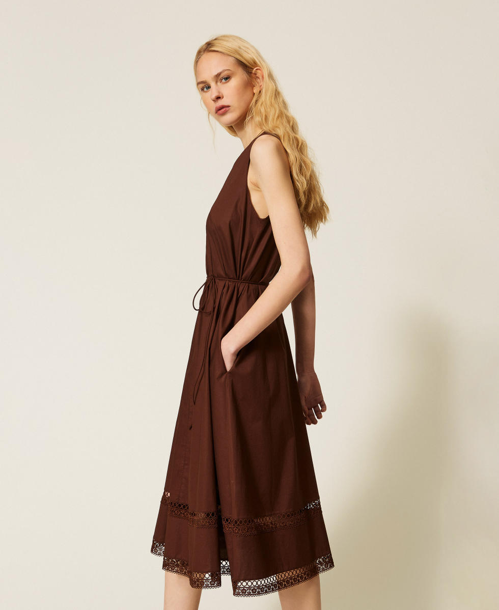 Langes Kleid aus Popeline mit Stickerei Coffee Liqueur Frau 261TT2250_12110_02