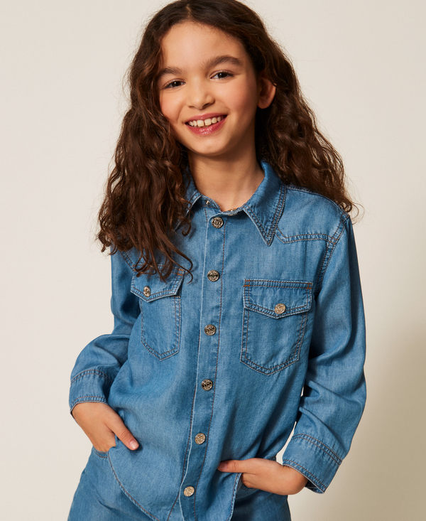 Chambray shirt with pockets