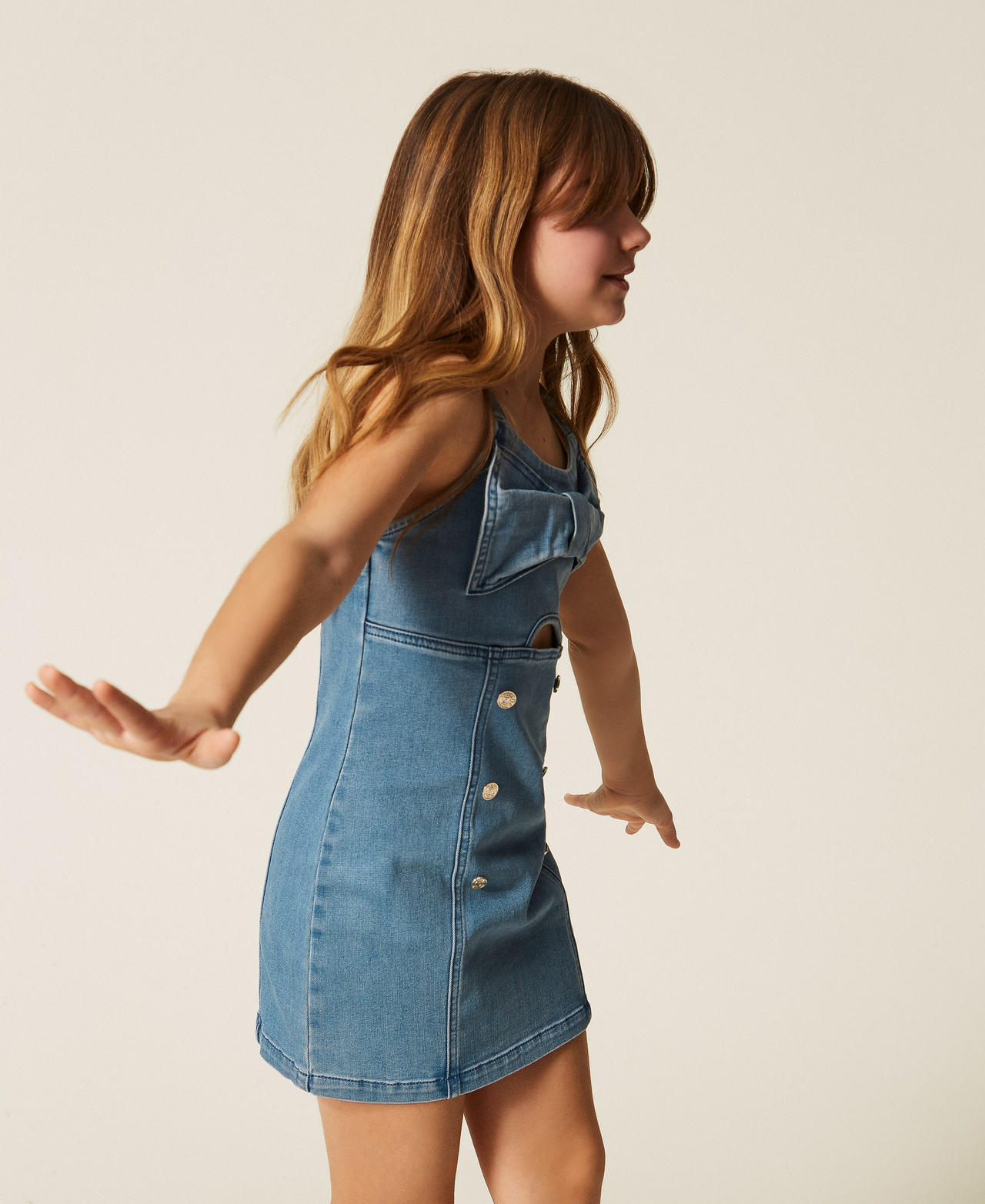 Abito corto in jeans con fiocco Denim Blu Medio Bambina 261GJ2061_03451_02