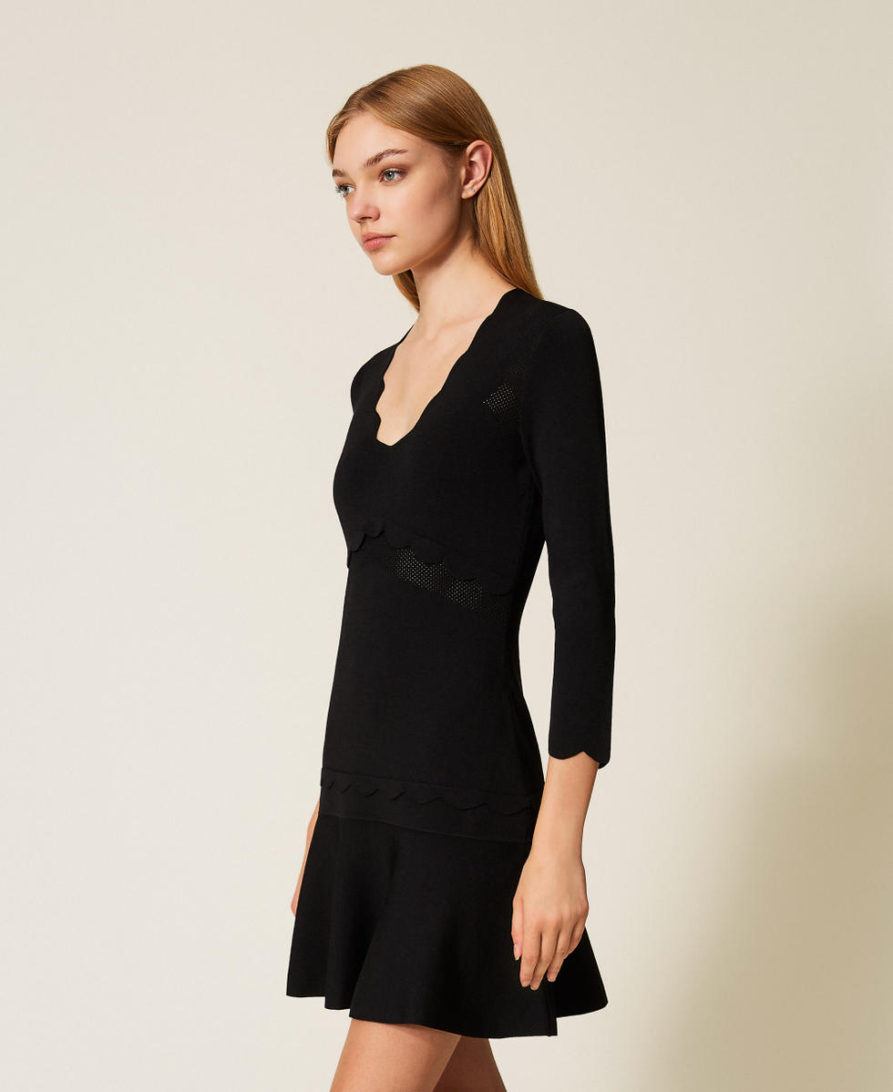 Robe courte en maille avec festons Noir Femme 252TP3041_00006_02