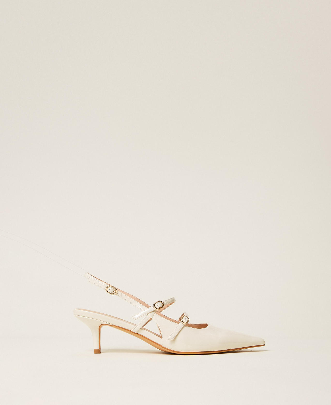 Sling back court shoes with straps