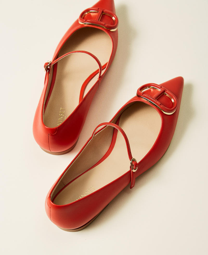 Ballerine in pelle con Oval T