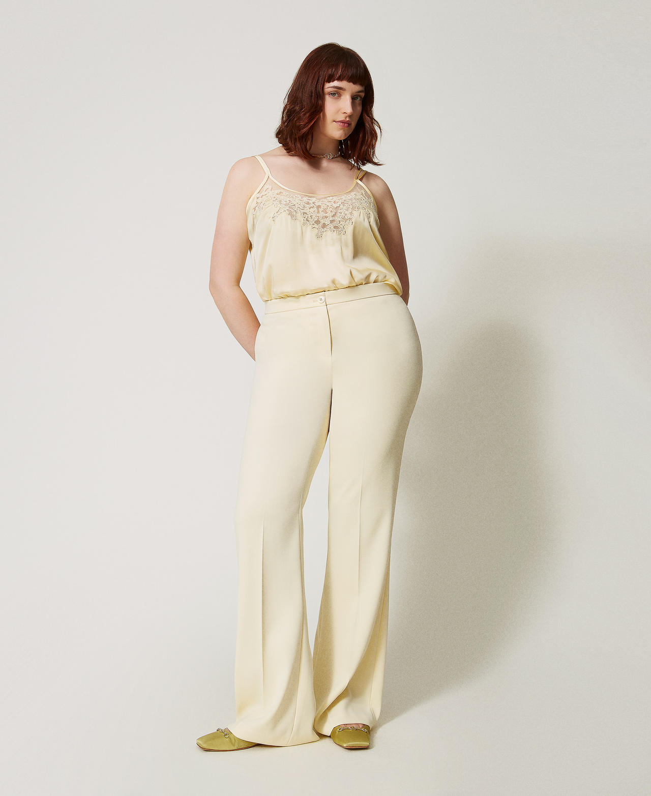 Fluid cr&ecirc;pe flared fitted leg trousers Vanilla Woman 251TP2106_12143_01