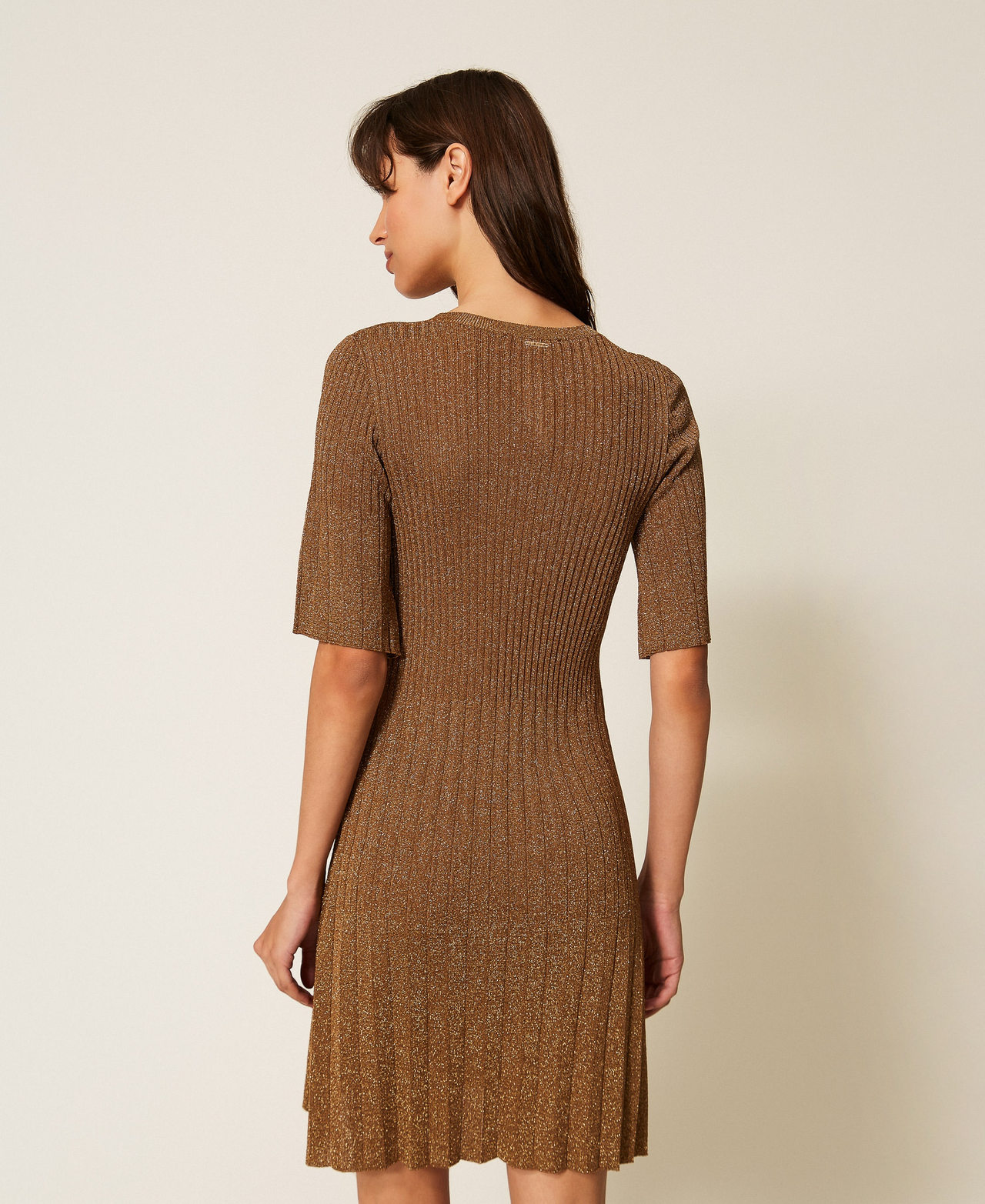 Kurzes Lurex-Strickkleid „Bubinga Wood“-Braun Lurexgold Frau 261TP3040_13361_03