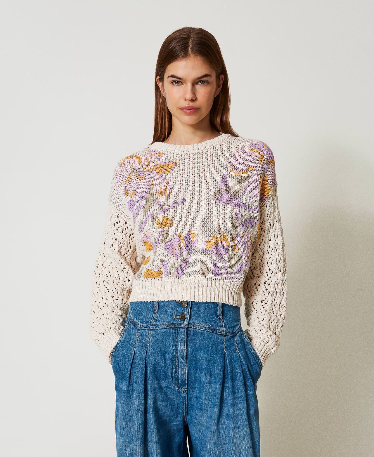 Sweter żakardowy w kwiaty Jacquard Flowers Śnieżnobiały Kobieta 251TP3611_12359_01