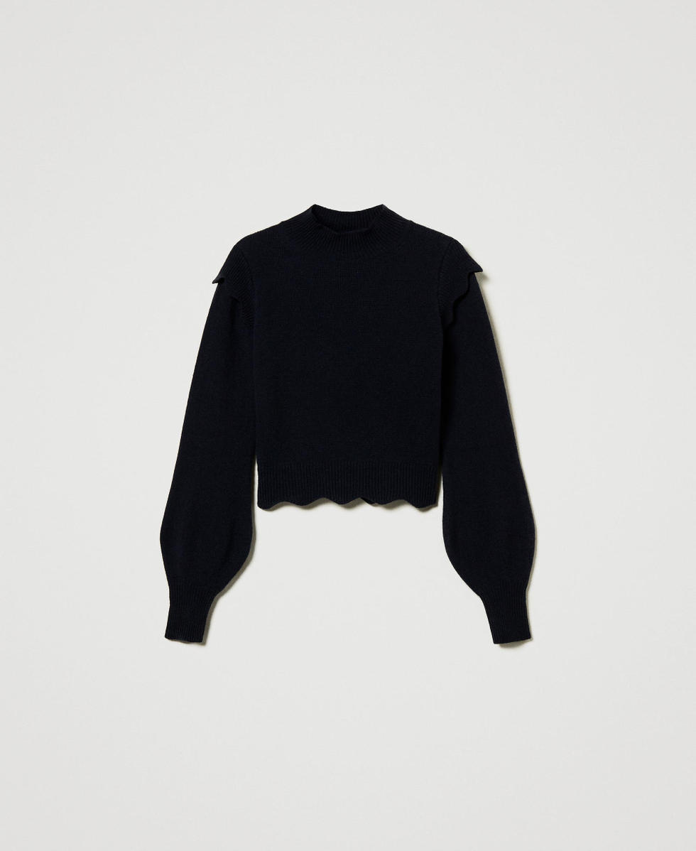 Wool and cashmere jumper with scalloped hem