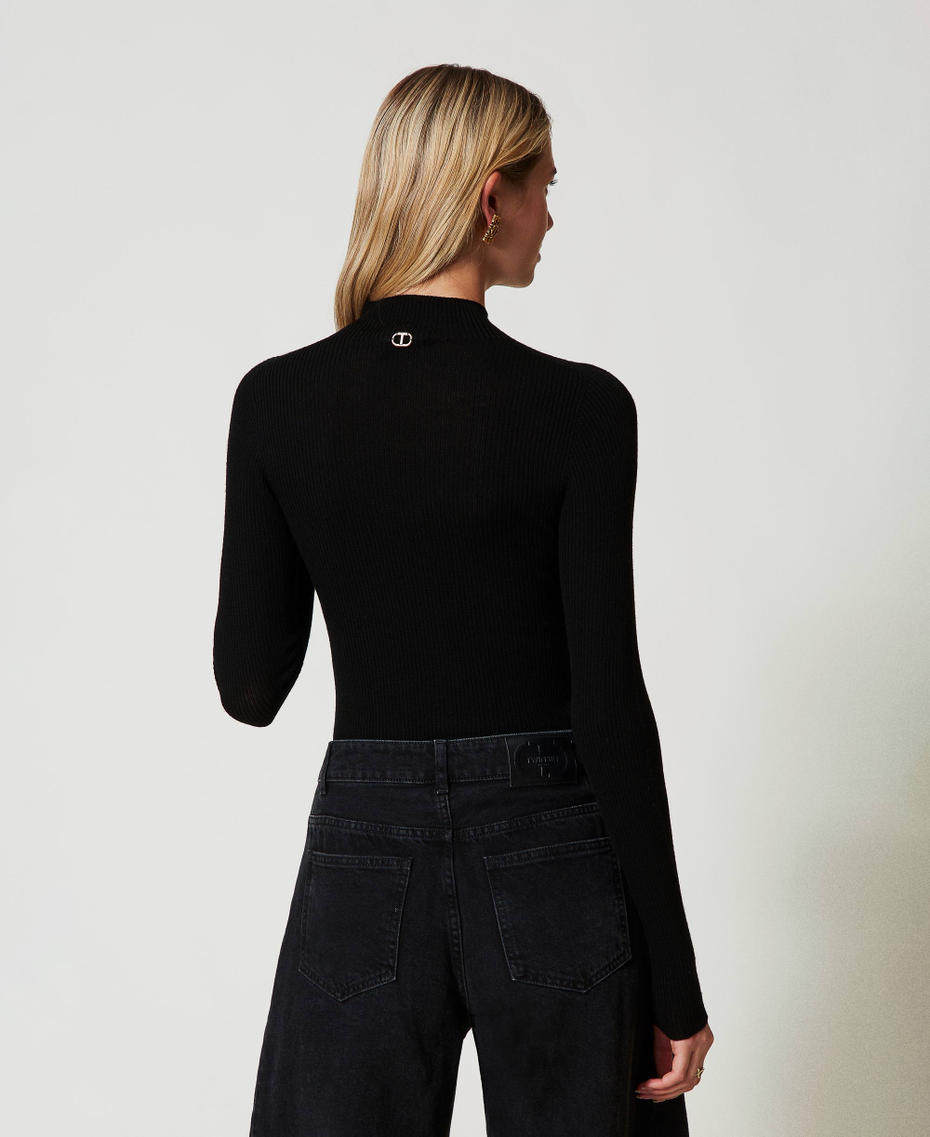 Turtleneck seamless wool jumper