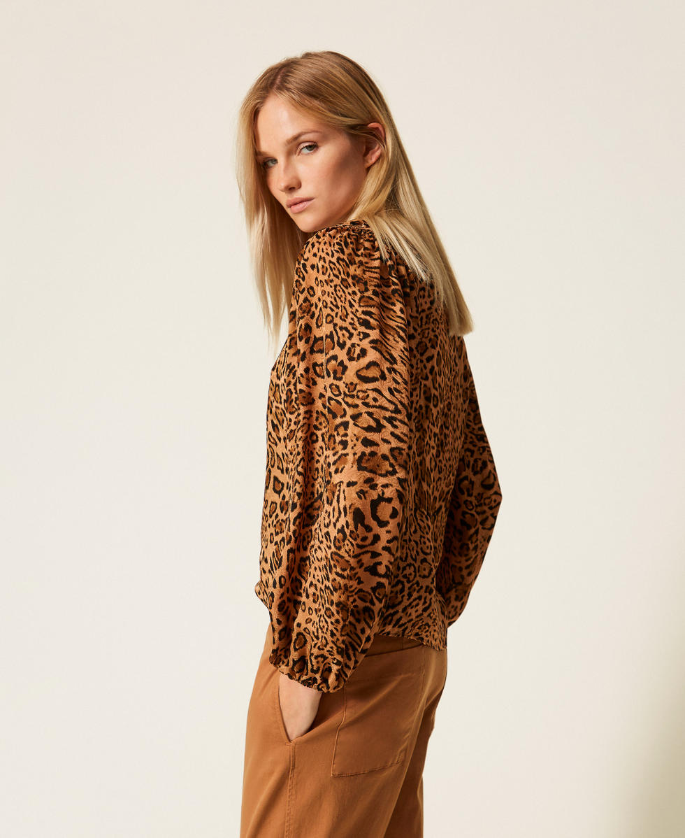 Jacquard shirt with animal print Coffee/Land Brown Animal Print Woman 252TP2476_12737_02