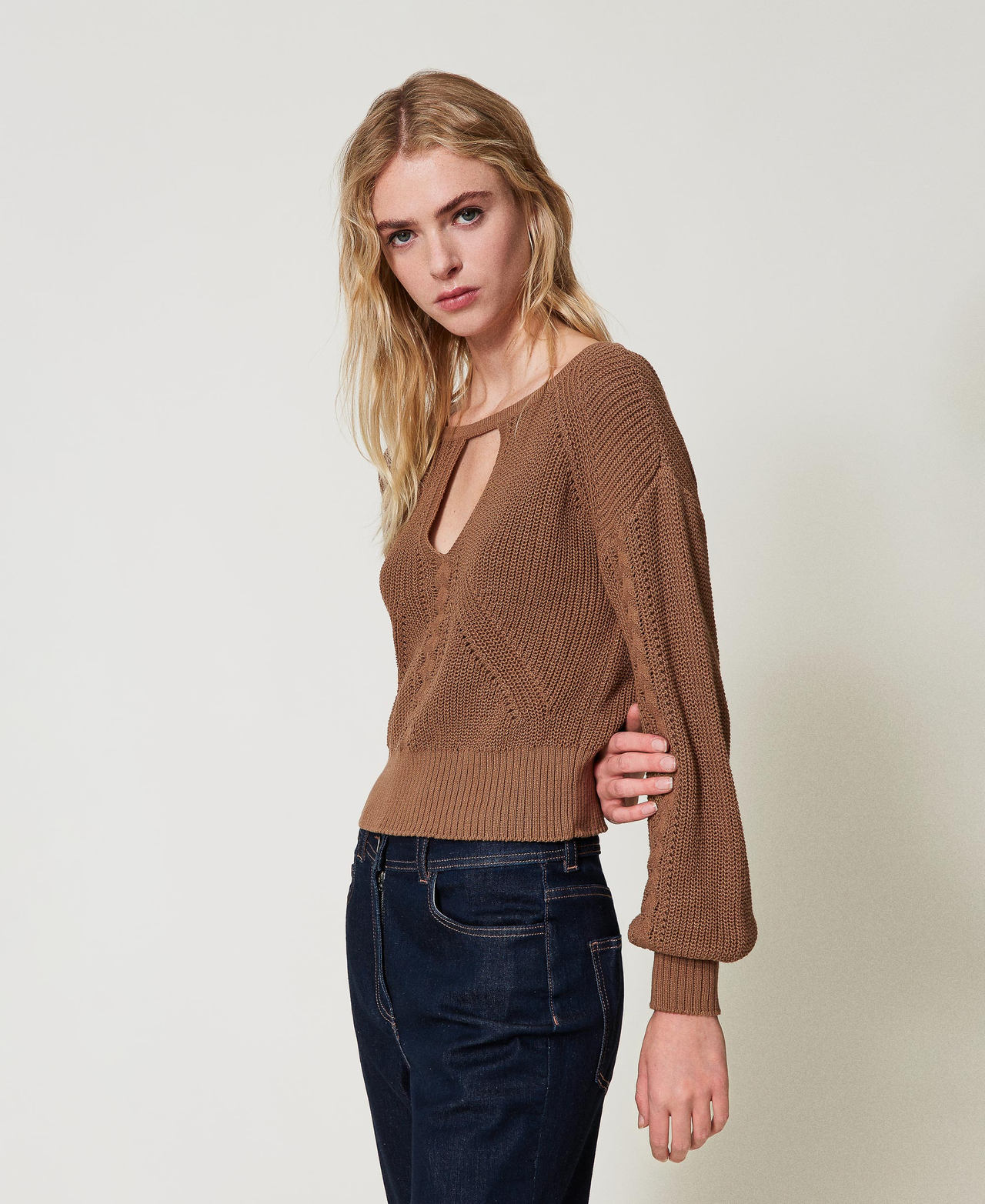 Cable knit jumper with cut-out Dark Juta Woman 251AP3182_12116_01