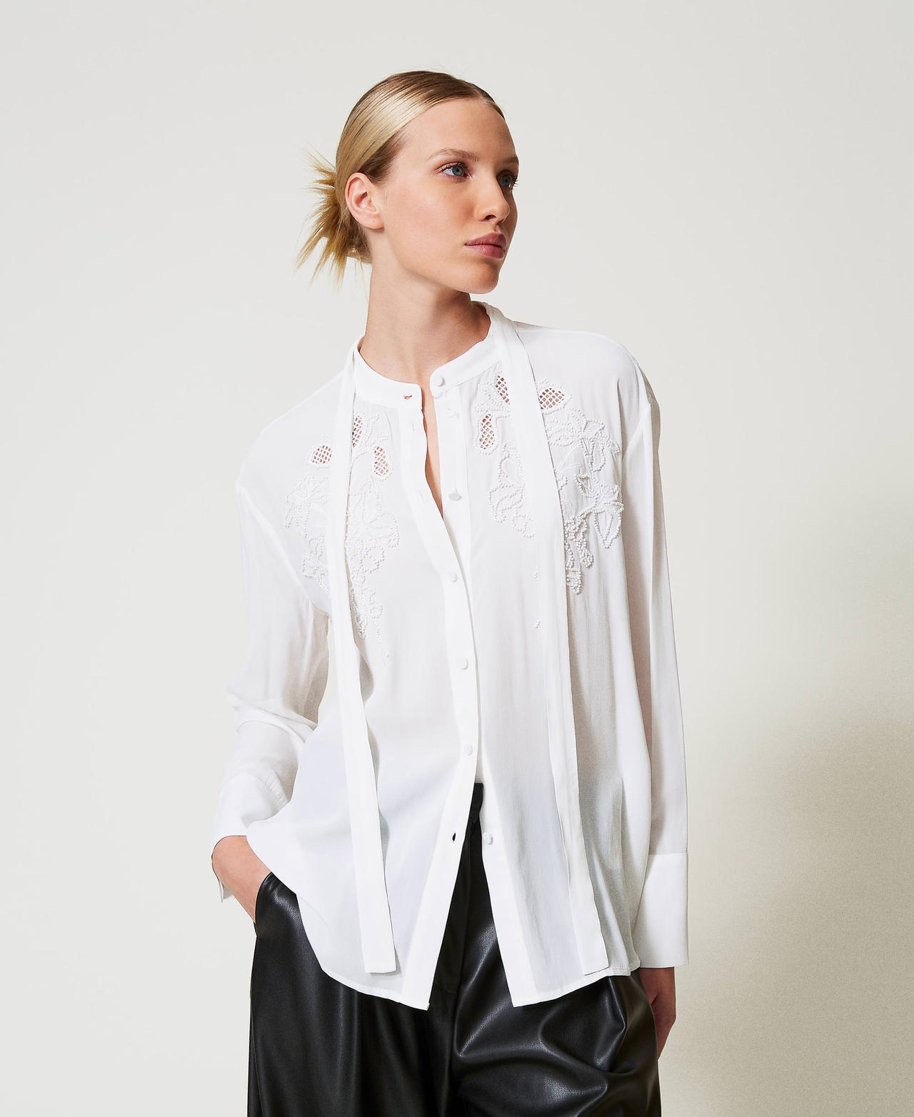 Tシャツ・カットソー THE ATTICO EMBROIDERED GEORGETTE BLOUSE Georgette shirt with embroidery Woman, White | TWINSET Milano