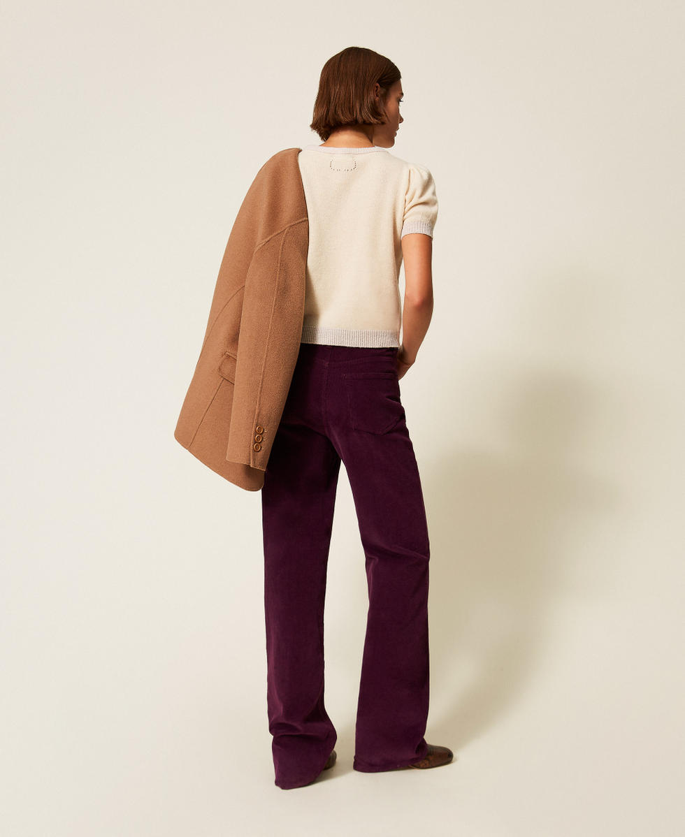 Pantalon cinq poches en velours c&ocirc;tel&eacute;