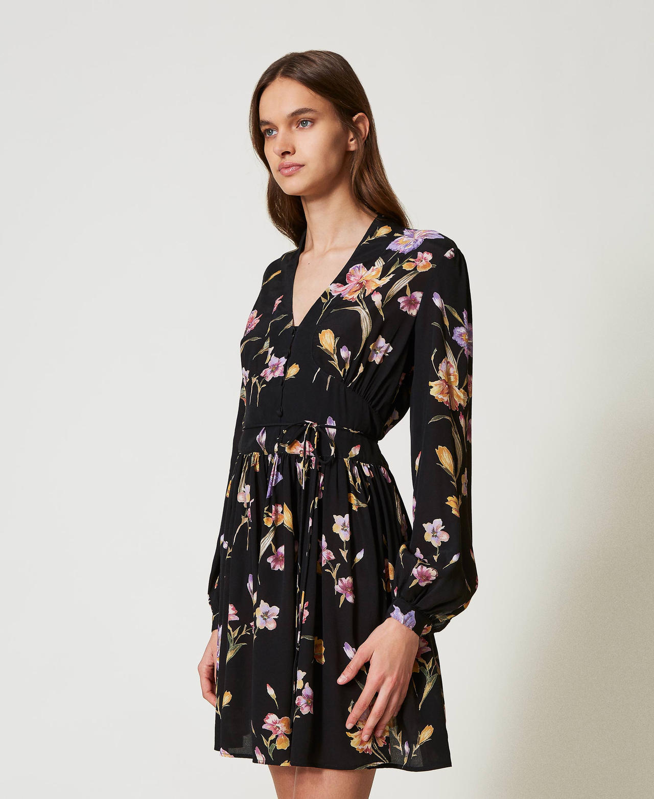 Short cr&ecirc;pe de Chine floral dress Multicolour/Black Iris Print Woman 251TP2773_12328_02