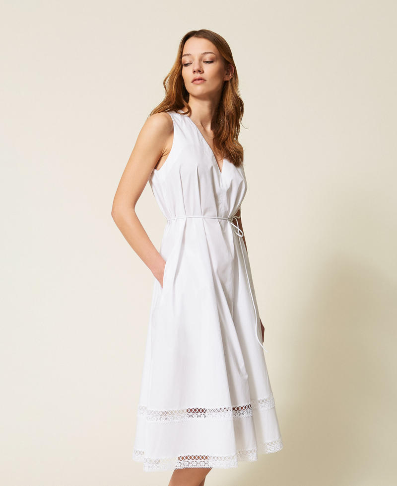 Langes Kleid aus Popeline mit Stickerei Wei&szlig; Frau 261TT2250_00001_02